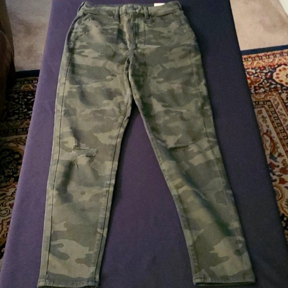 American Eagle Green Camo jeans